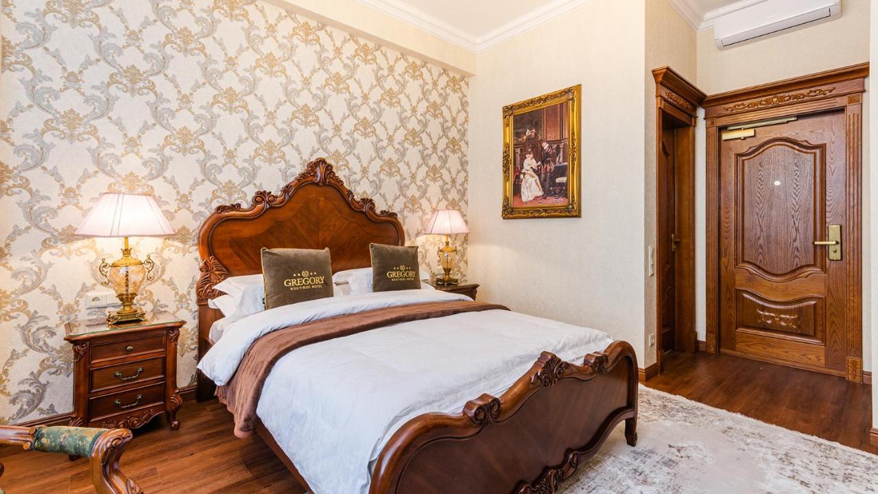 Gregory Boutique Hotel تشيسيناو المظهر الخارجي الصورة A bedroom at the hotel