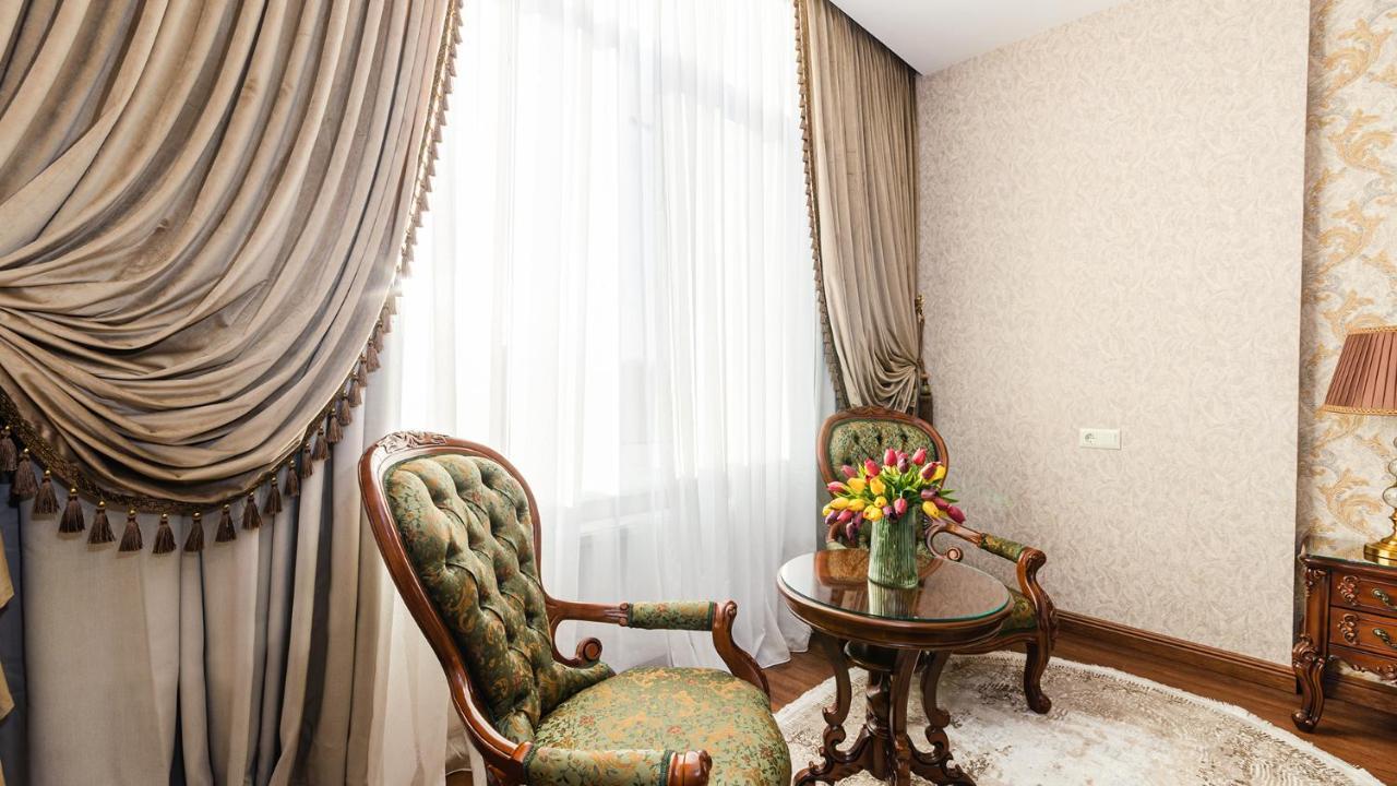 Gregory Boutique Hotel تشيسيناو المظهر الخارجي الصورة Curtains