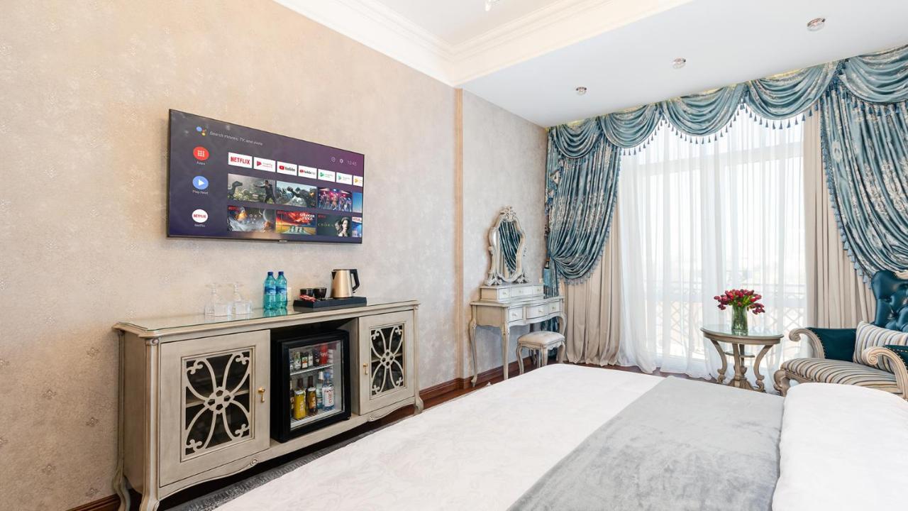 Gregory Boutique Hotel تشيسيناو المظهر الخارجي الصورة A 4K UHD TV